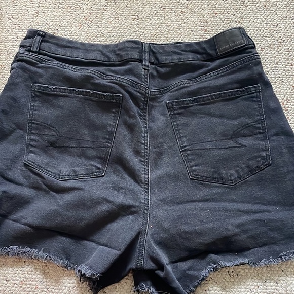 American Eagle Size 16 Black Stretch High Waisted Denim Jean Shorts - Picture 2 of 4